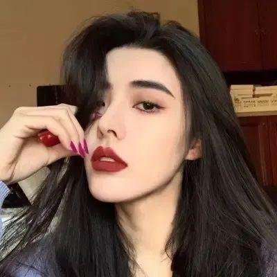 蒙娜丽莎与血月